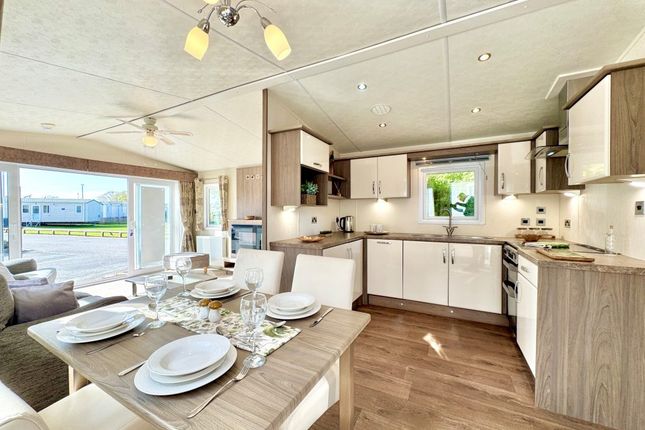 Nr-Clacton-On-Sea photo 5
