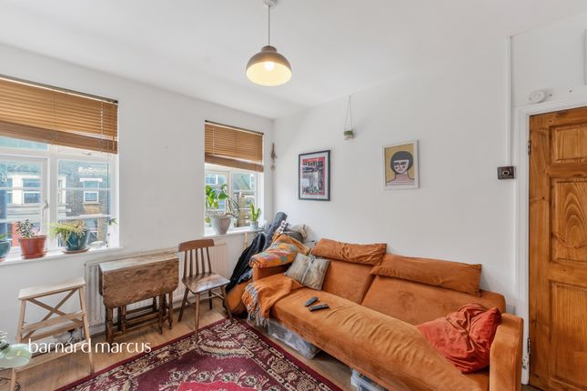 16, Streatham Green, London photo 5
