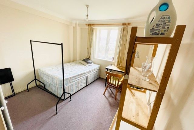 Worgan Street, London photo 2