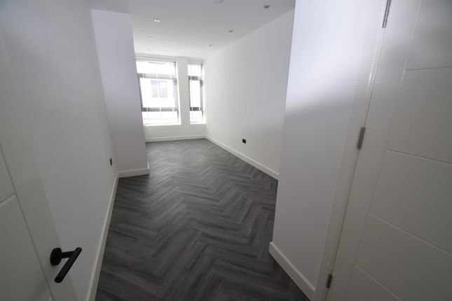 Flat 3, 199-203 High Street, Southend-on-Sea photo 3