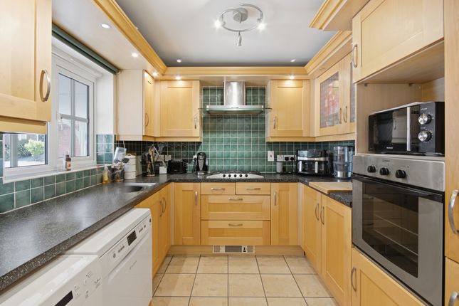 17, Blossom Close, Andover photo 4