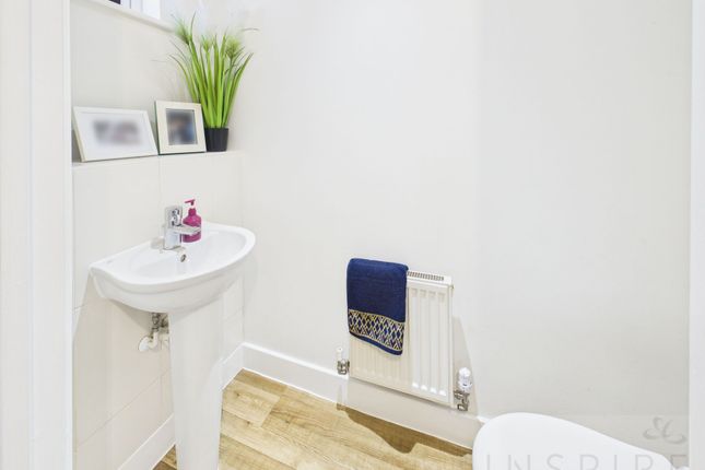 4 Siena Drive, Crawley photo 5