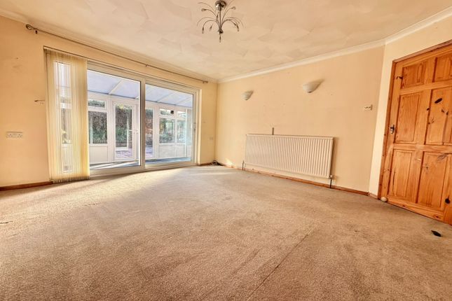 Wordsworth Drive, Eastbourne photo 3