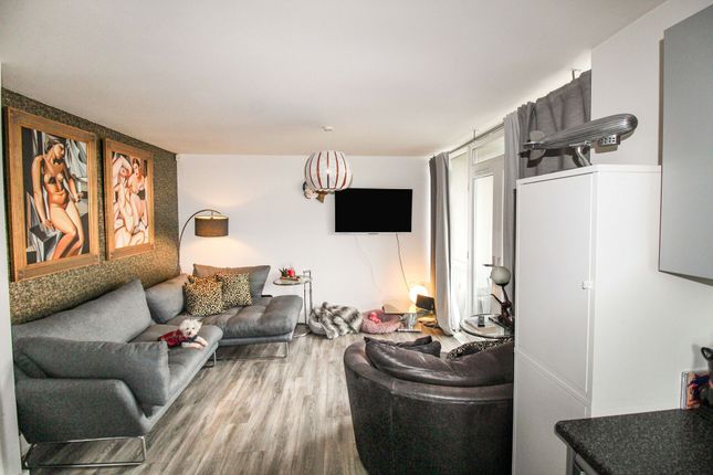 Flat for sale in North West Side, Gateshead