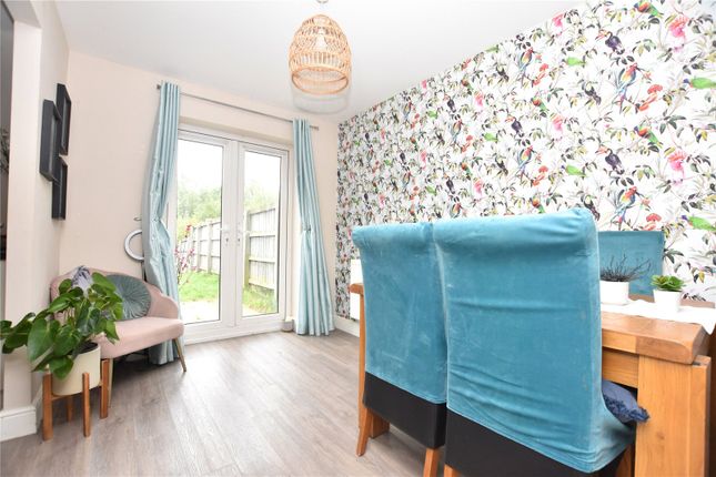 31, Scampston Drive, Wakefield photo 3
