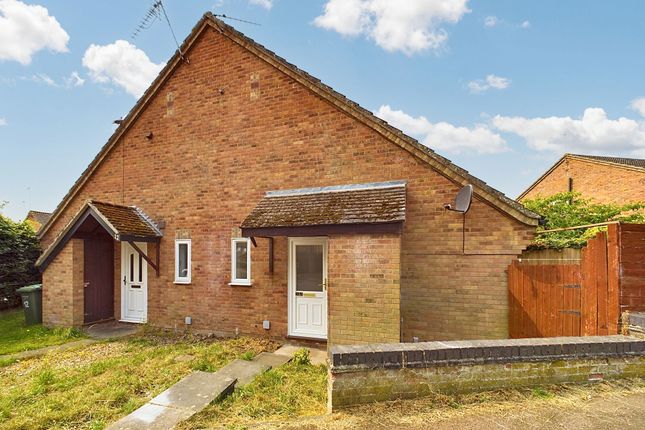 Thumbnail Terraced house for sale in Campion Road, Thetford