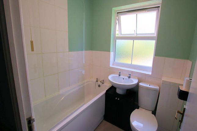 37, Wimblington Drive, Reading photo 5