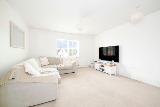 8, The Spinney, Uckfield photo 3