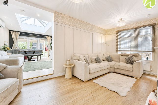 31 Osborne Road, Basildon photo 3