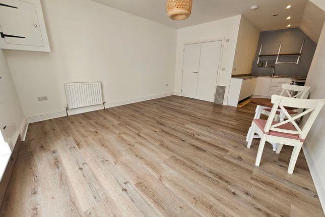 Flat 1, 13-14 Broad Street, South Molton photo 5