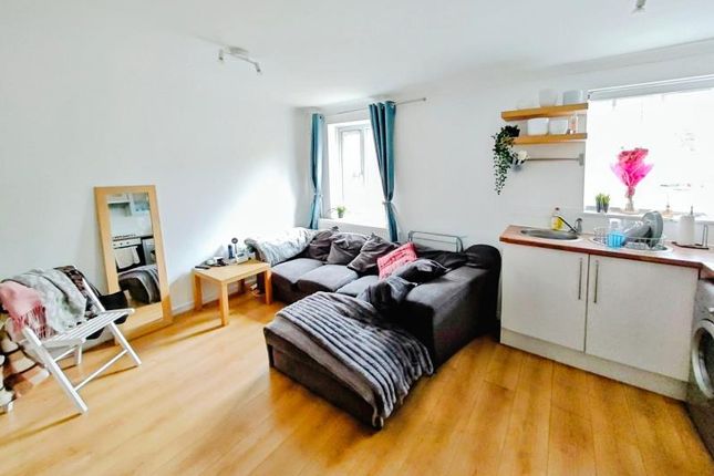 15A, Deans Mead, Bristol photo 2