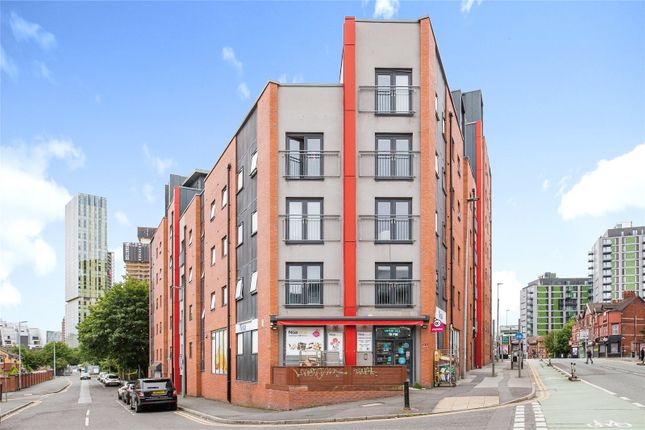 2-bed flat on 22, Delta Point, Salford, £160,000