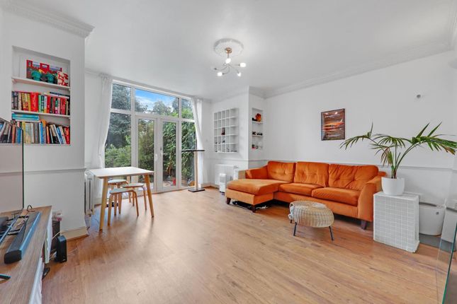 Flat for sale in Lawrie Park Road, London