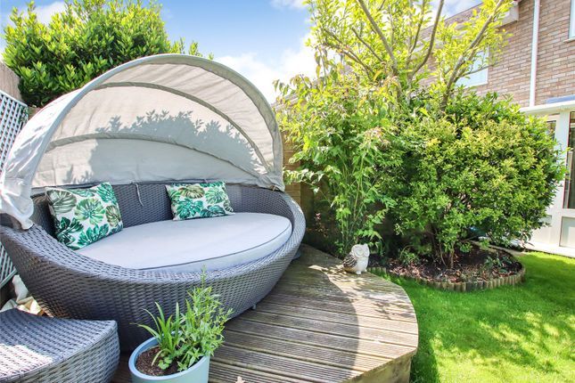 15, Grafton Gardens, Lymington photo 2