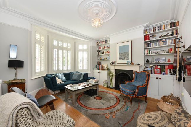 36, Hart Grove, London photo 3