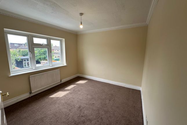 Charcroft Gardens, Enfield photo 5