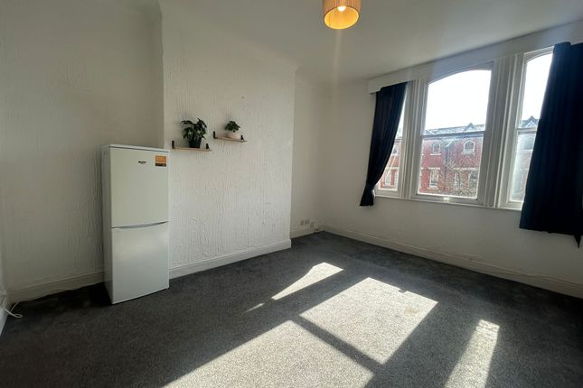 10/14, Swinley Road, Wigan photo 4