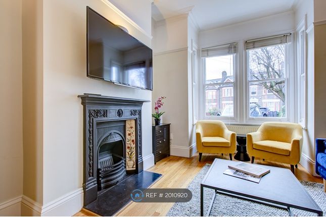 Terraced house to rent in Wimbledon, London