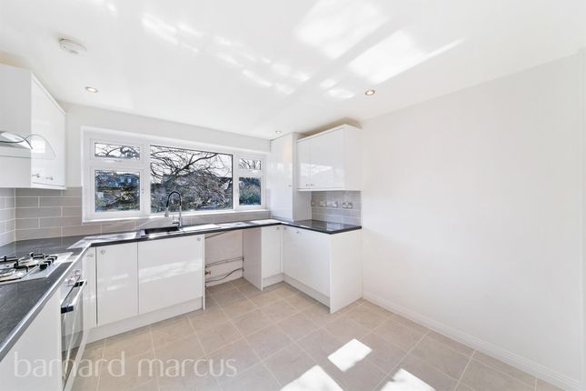 3, Cedar Court, Lime Grove, NEW MALDEN photo 5