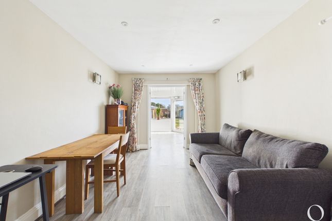 23, Ashmore Avenue, Poole photo 3