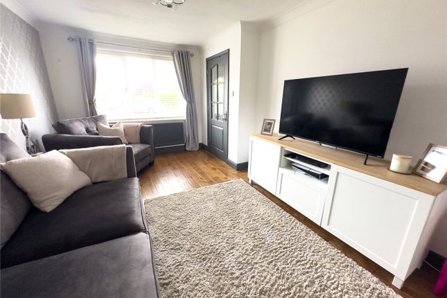 27, Greetland Drive, Manchester photo 3