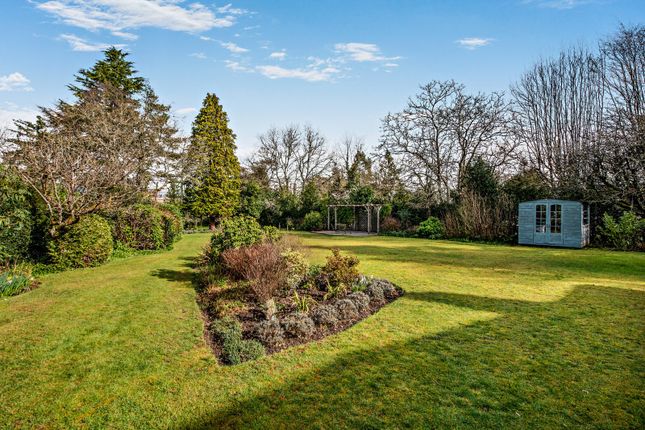 Moon Acres,, Tydehams, Berkshire photo 2
