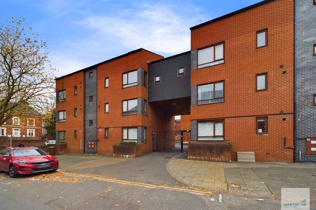 Cam03394G0-Pr0194-Still007