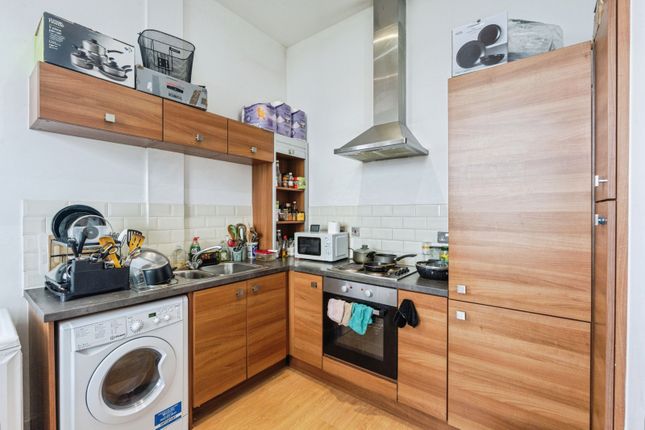 Apartment 35, Barton Court,, Central Way, Cheshire photo 4