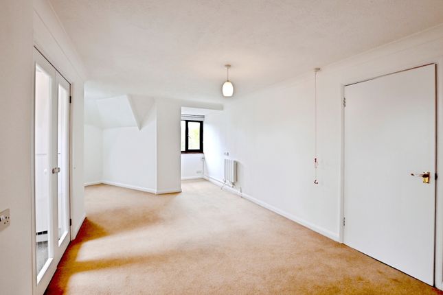 20, Russell Court, West Sussex photo 2