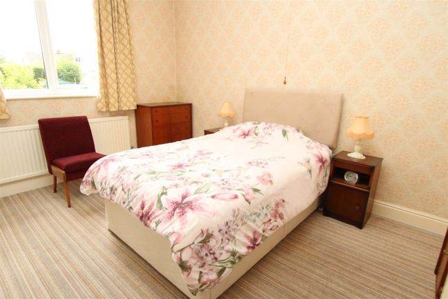 62, Bolton Drive, Bradford photo 5