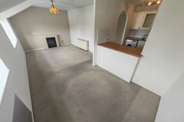 20 Carisbrooke Court, Eskdale Avenue, Northolt photo 2
