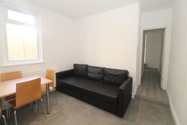 77, Colum Road, Cardiff photo 4