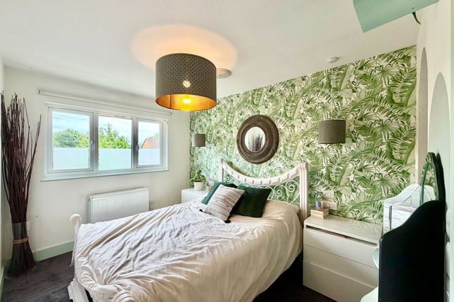 23 Gatting Close, Pavilion Way, Edgware photo 3