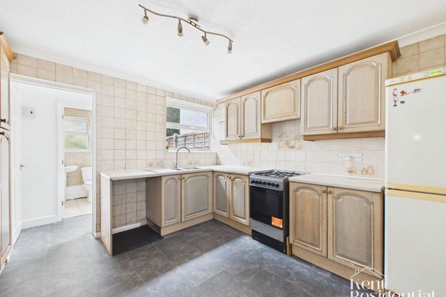 66 Castle Road, Chatham photo 2