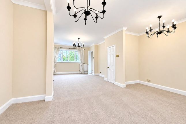 21, Lovelace Green, London photo 4
