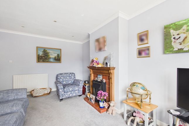 34, Plantation Way, Worthing photo 3