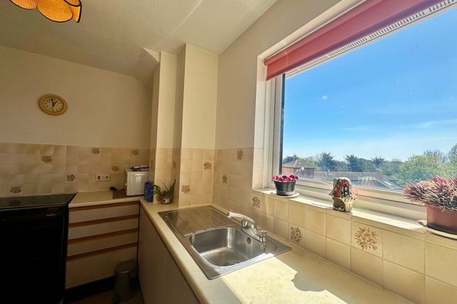 Flat 5, 1 Lake Drive, Peacehaven photo 3