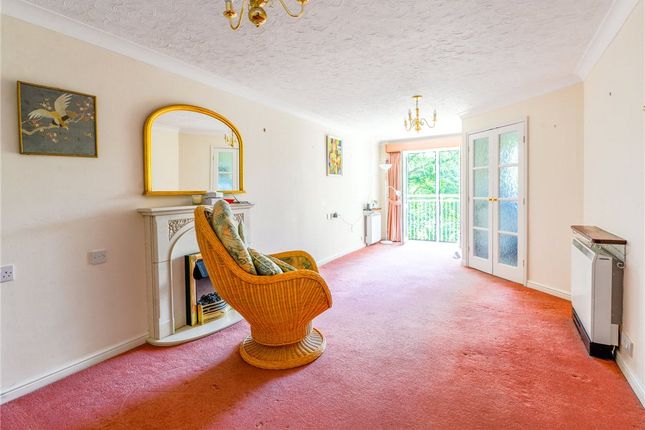 39, Aire Valley Court, Bingley photo 3