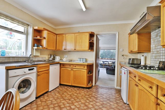 35, Gainsborough Road, Ringwood photo 4