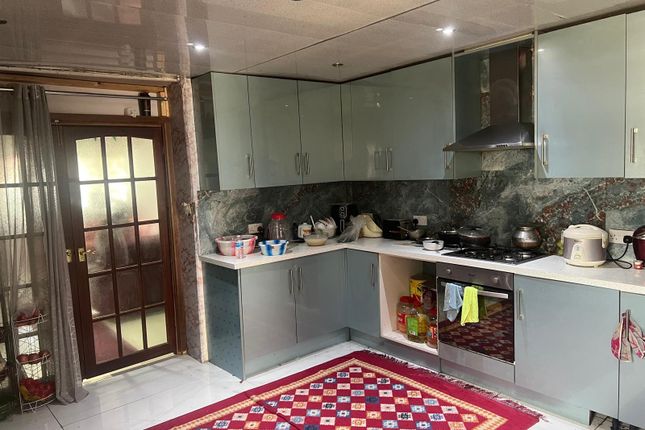 167 Lansbury Drive, Hayes photo 5