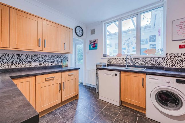 49, Poynings Avenue, Southend-on-sea photo 3