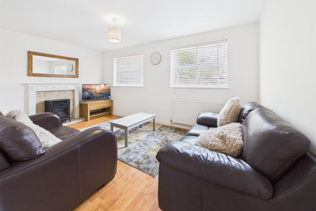 Flat 4 Appleshaw Court, 2 School Road, Reading photo 3