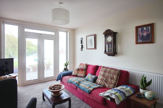 1, St. Annes Gardens, Hengoed photo 2
