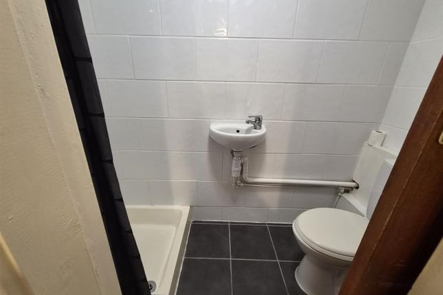 Flat 2, 17, Lathom Road, Southport photo 5