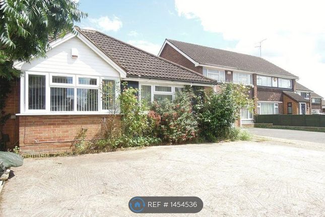 Thumbnail Semi-detached house to rent in Newton Close, Slough