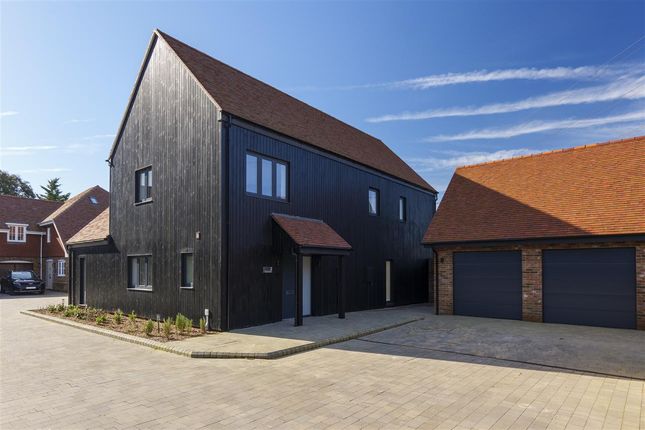 2,, Kings Oak Drive, Sandwich photo 2