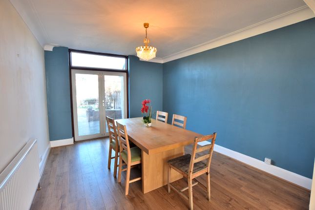 Dorchester Avenue, Palmers Green  photo 4