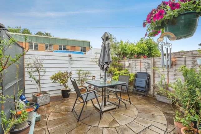 39, London Road, Wallington photo 4