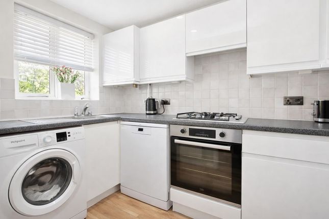 22, Oberon Close, Borehamwood photo 2