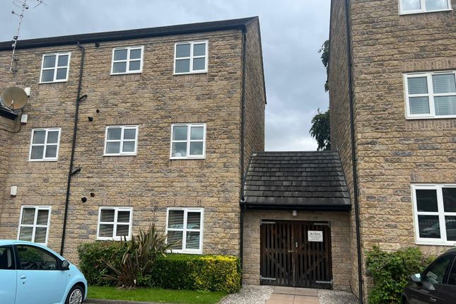 Flat to rent in Spinnaker Close, Ripley